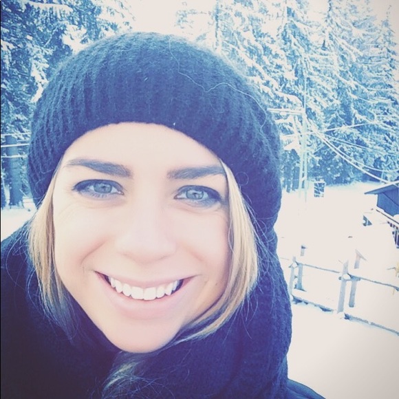 Meet your Posher, Mikki - Picture 2 of 8